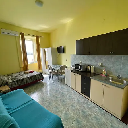 Dejan 3-city Centar Near Arena With Free Parking Apartment *