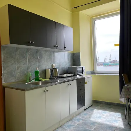 Dejan 3-free Parking Near Arena In Center, Near Bus, Train, Ferry, Airport Shuttle * Pula