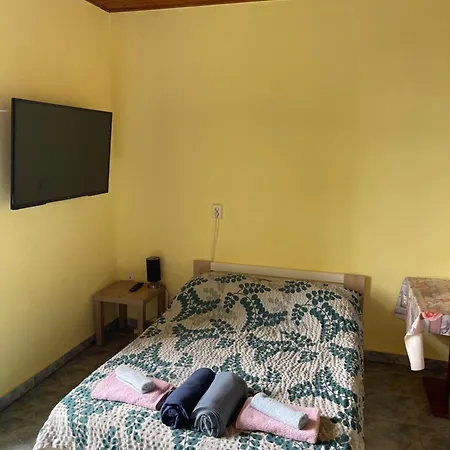 Dejan 3-free Parking Near Arena In Center, Near Bus, Train, Ferry, Airport Shuttle Daire *